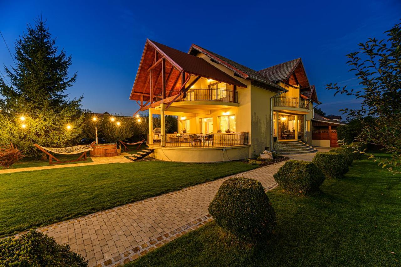 Orchard Villa Brassó Kültér fotó